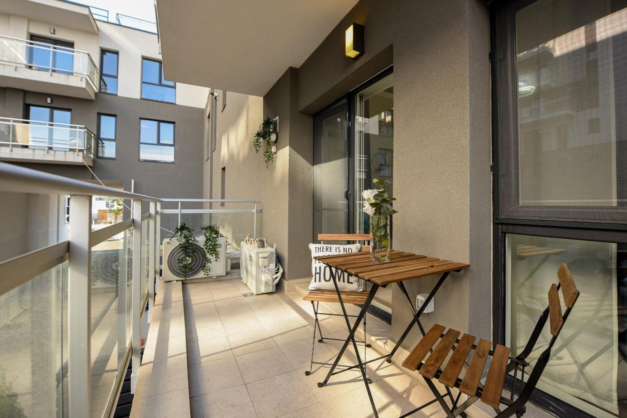 Perfect Stay: Urban Heaven In Aviatiei Business Area Бухарест Номер фото